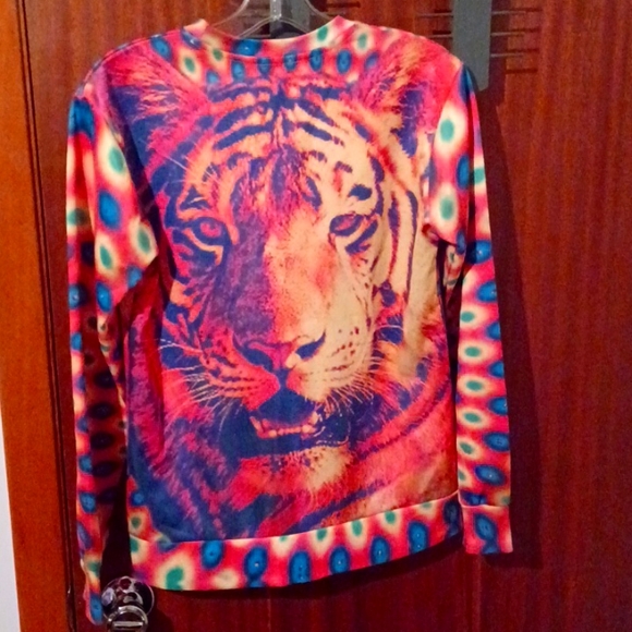 5 For $20 Rainbow tie dye trippy tiger long sleeve crewneck sweater - Picture 5 of 5